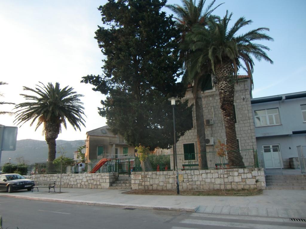Apartments Mali Raj Vranjic Exterior photo
