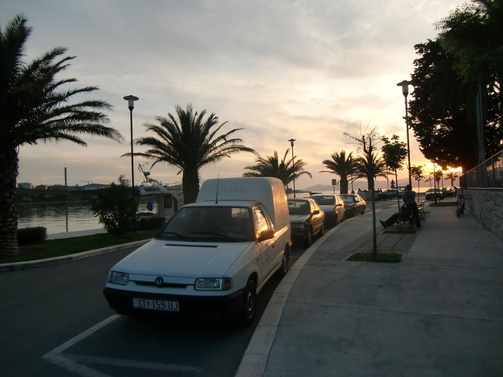 Apartments Mali Raj Vranjic Exterior photo