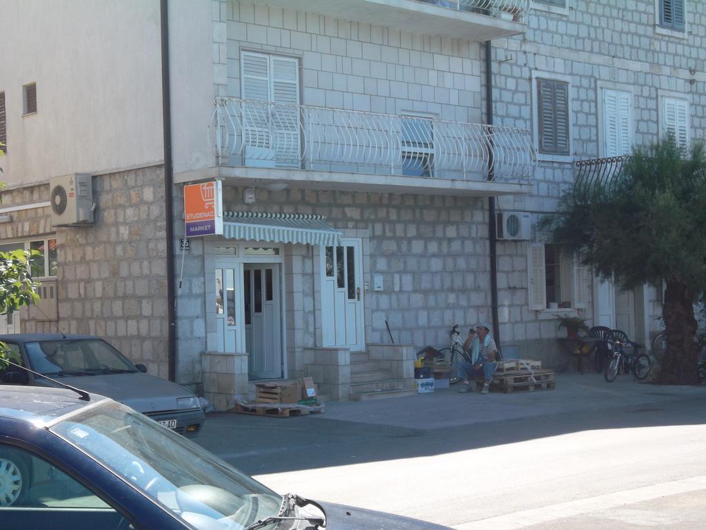 Apartments Mali Raj Vranjic Exterior photo