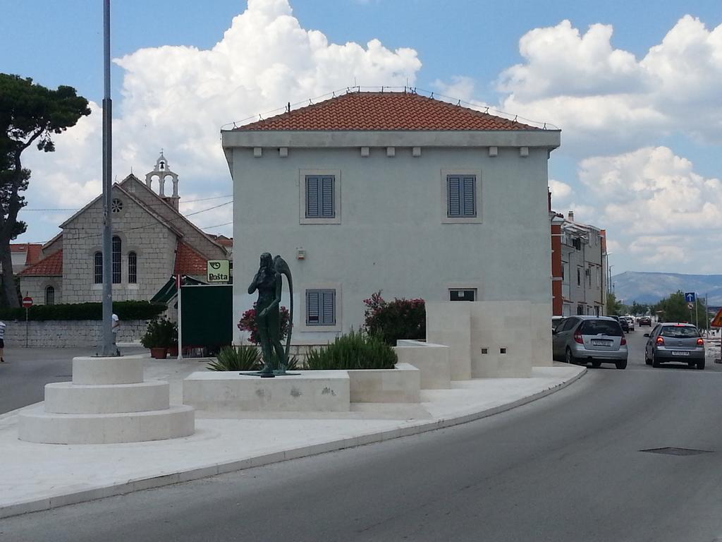 Apartments Mali Raj Vranjic Exterior photo