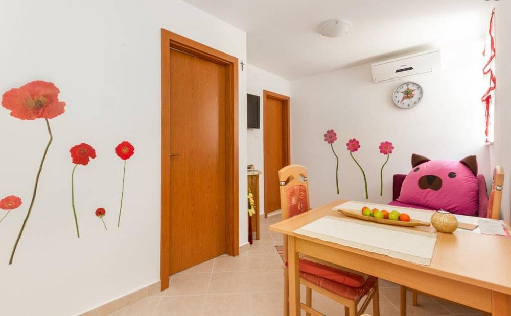Apartments Mali Raj Vranjic Exterior photo