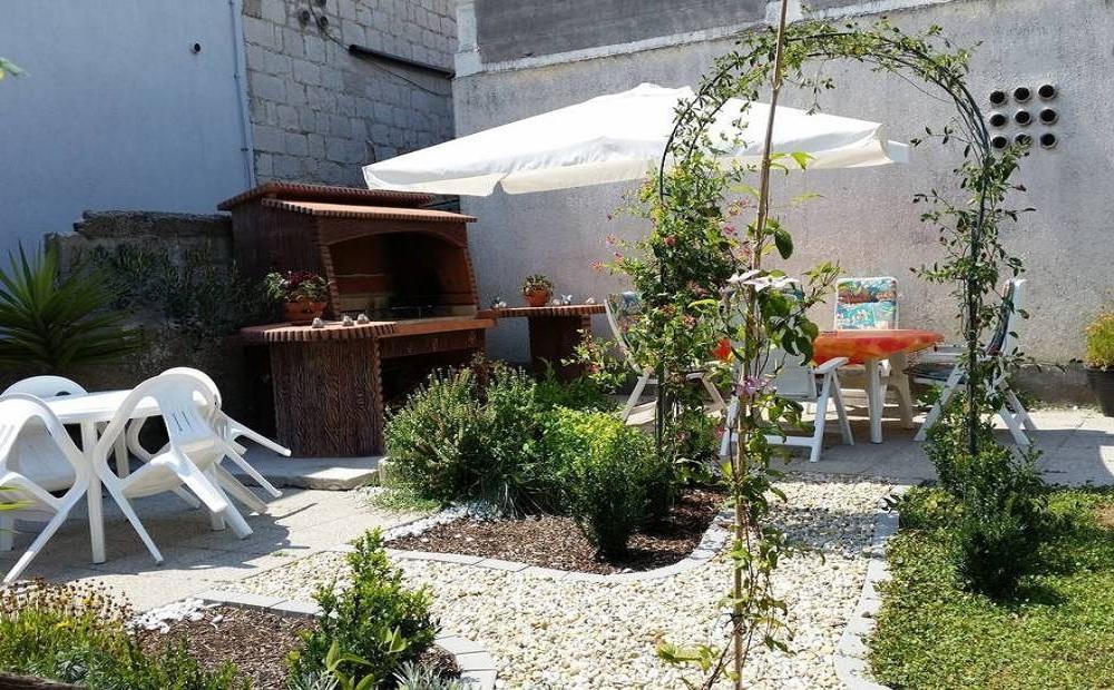 Apartments Mali Raj Vranjic Exterior photo