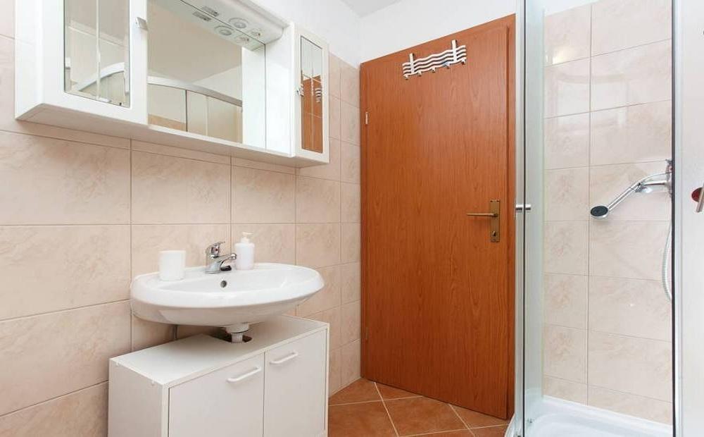 Apartments Mali Raj Vranjic Exterior photo