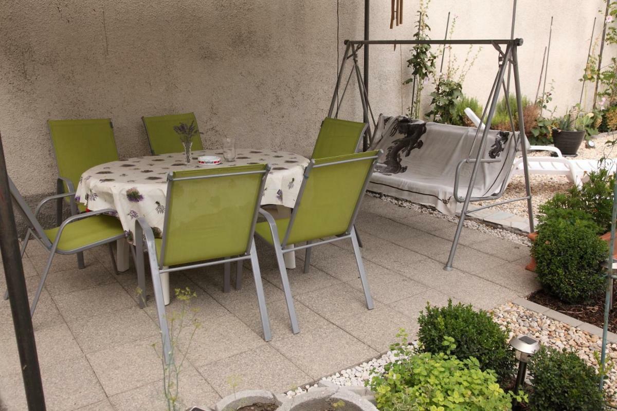 Apartments Mali Raj Vranjic Exterior photo
