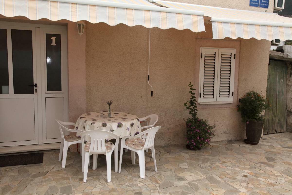 Apartments Mali Raj Vranjic Exterior photo